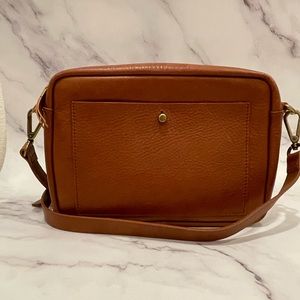 USED - Madewell Transport Leather Camera Crossbody - English Saddle